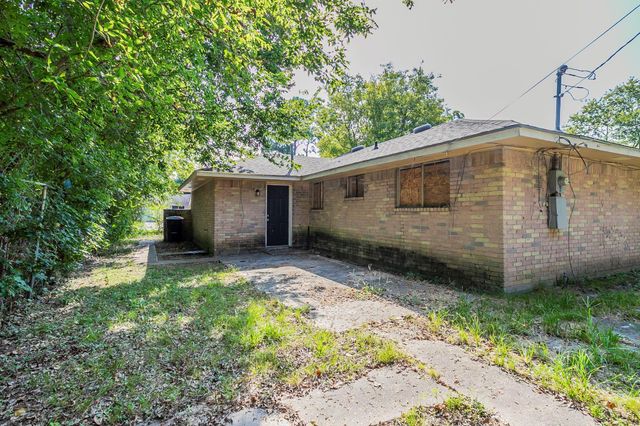 11151 Spottswood Drive, Houston, TX 77016