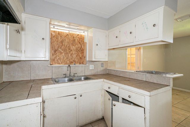 11151 Spottswood Drive, Houston, TX 77016