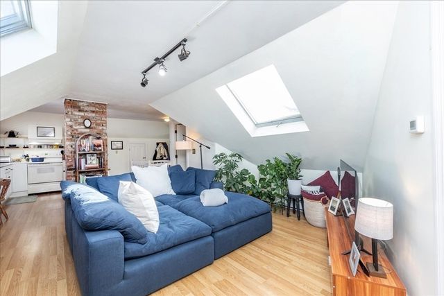 16 Bentley St. 3, Salem, MA 01970