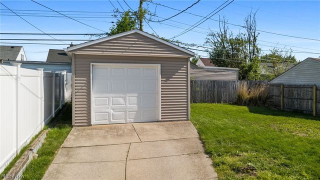 18313 Hazelwood Avenue, Maple Heights, OH 44137