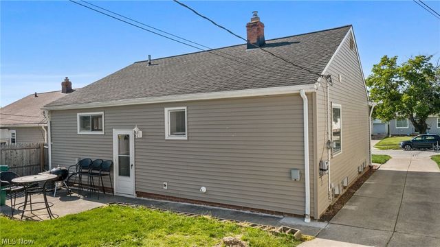 18313 Hazelwood Avenue, Maple Heights, OH 44137