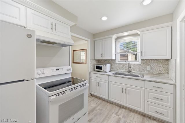 18313 Hazelwood Avenue, Maple Heights, OH 44137