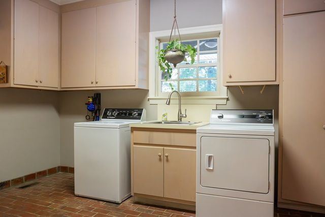 693 Tower Hill Rd, Livingston, TN 38570