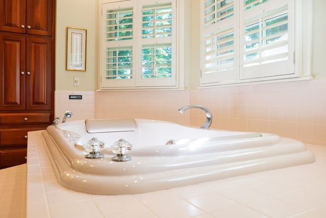 693 Tower Hill Rd, Livingston, TN 38570