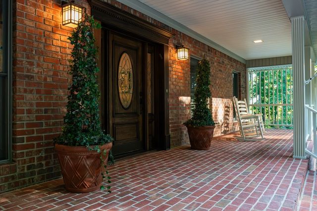 693 Tower Hill Rd, Livingston, TN 38570