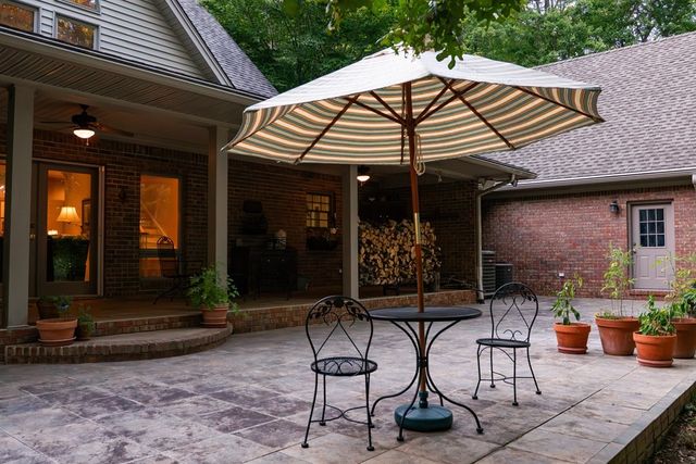 693 Tower Hill Rd, Livingston, TN 38570