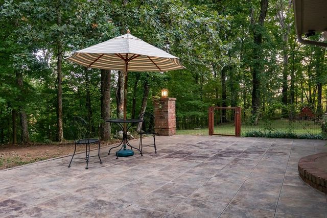 693 Tower Hill Rd, Livingston, TN 38570