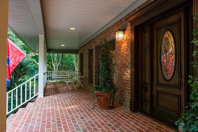 693 Tower Hill Rd, Livingston, TN 38570