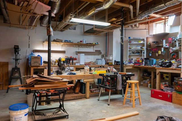 693 Tower Hill Rd, Livingston, TN 38570