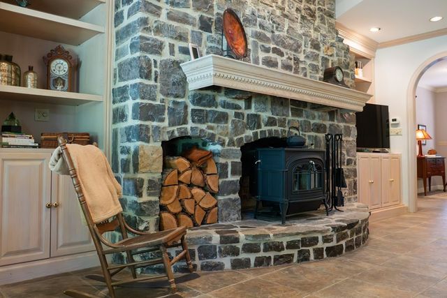 693 Tower Hill Rd, Livingston, TN 38570