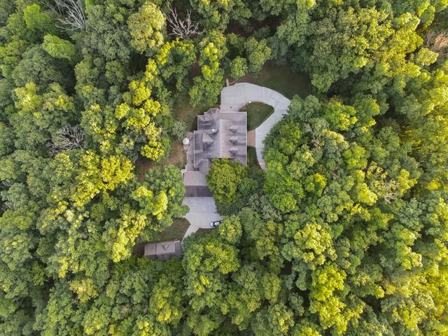 693 Tower Hill Rd, Livingston, TN 38570