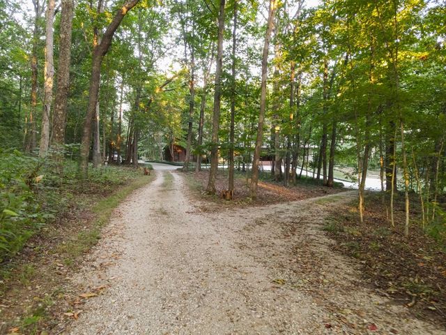 693 Tower Hill Rd, Livingston, TN 38570