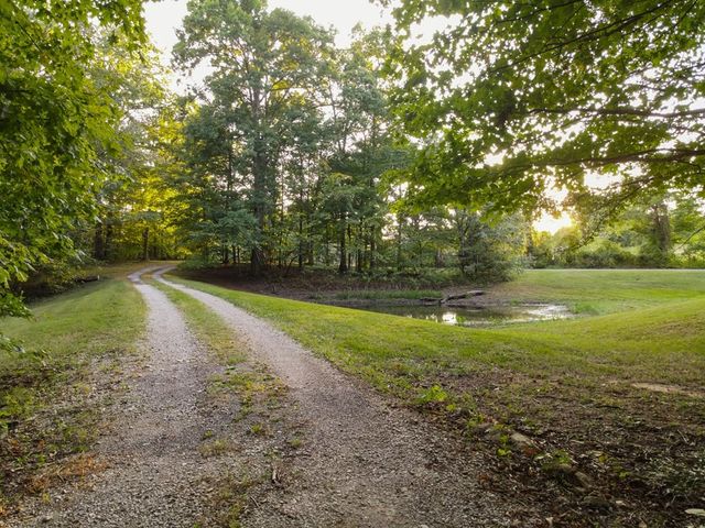 693 Tower Hill Rd, Livingston, TN 38570