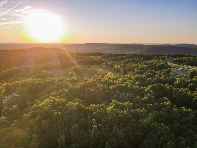 693 Tower Hill Rd, Livingston, TN 38570