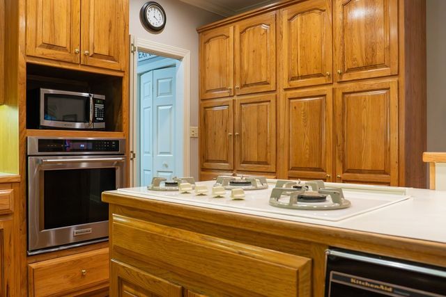 693 Tower Hill Rd, Livingston, TN 38570