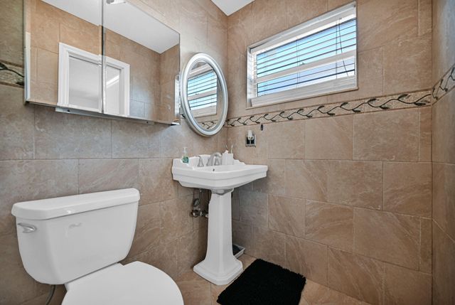 11600 NW 30th Place, Sunrise, FL 33323