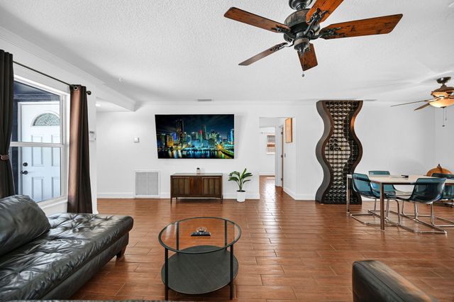 11600 NW 30th Place, Sunrise, FL 33323