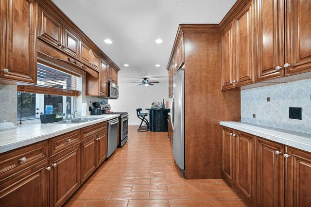 11600 NW 30th Place, Sunrise, FL 33323