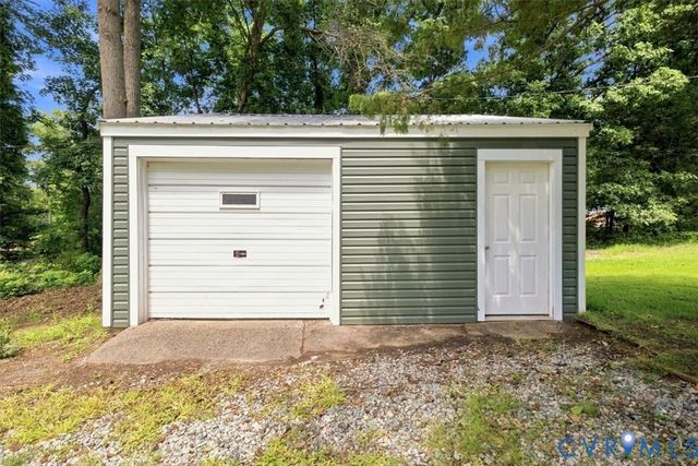 2338 Georges Rd, Powhatan, VA 23139