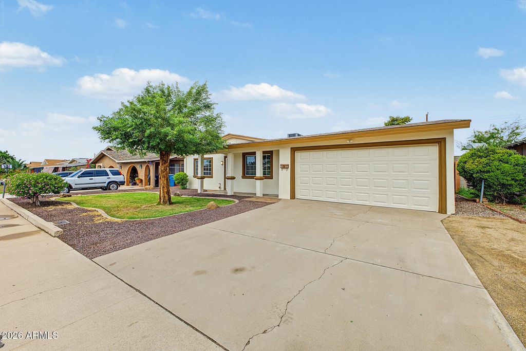 5214 W LEWIS Avenue, Phoenix, AZ 85035 — photo 2
