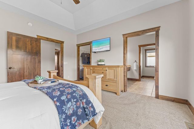 23555 Saddle Ridge Drive, Rogers, MN 55374