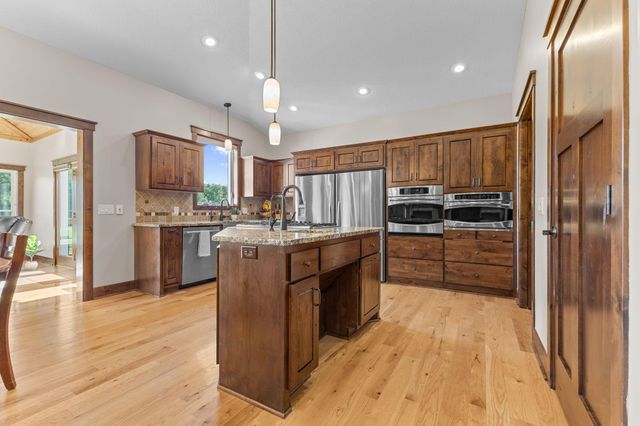 23555 Saddle Ridge Drive, Rogers, MN 55374