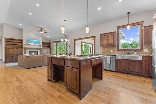 23555 Saddle Ridge Drive, Rogers, MN 55374