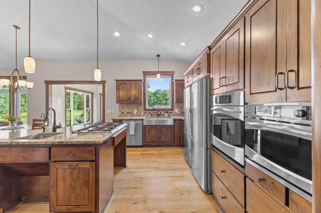 23555 Saddle Ridge Drive, Rogers, MN 55374
