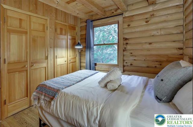 134 Rim Road, Middle Smithfield Twp, PA 18302