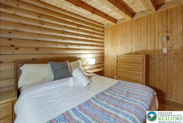 134 Rim Road, Middle Smithfield Twp, PA 18302