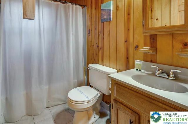 134 Rim Road, Middle Smithfield Twp, PA 18302