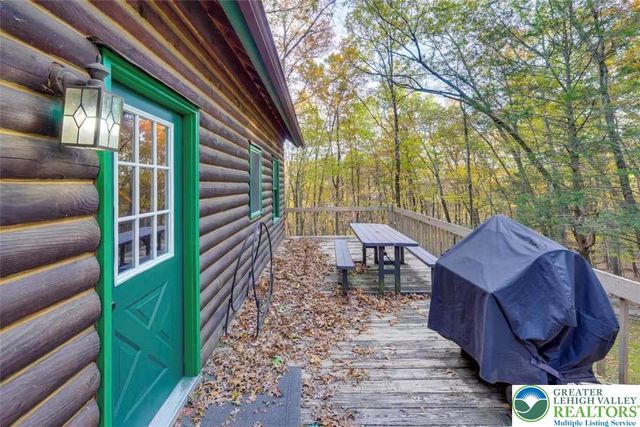 134 Rim Road, Middle Smithfield Twp, PA 18302