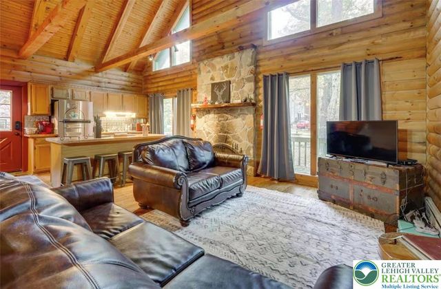 134 Rim Road, Middle Smithfield Twp, PA 18302