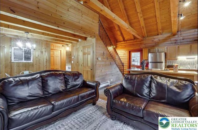 134 Rim Road, Middle Smithfield Twp, PA 18302