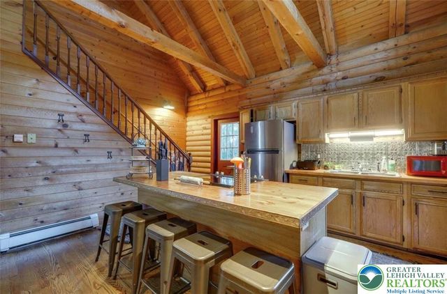 134 Rim Road, Middle Smithfield Twp, PA 18302