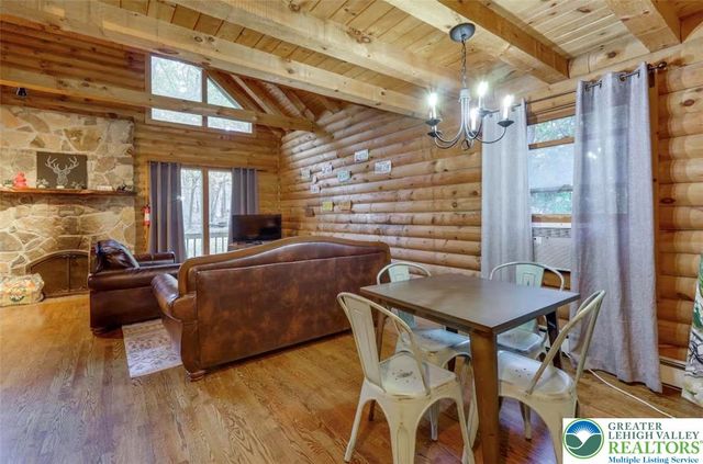 134 Rim Road, Middle Smithfield Twp, PA 18302