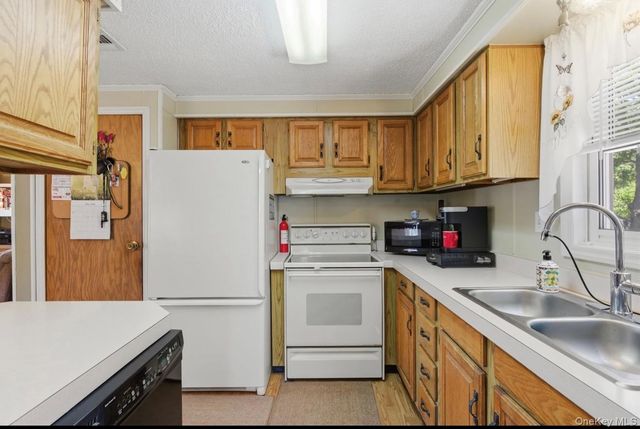 83 Knapp Road, Mastic Beach, NY 11951