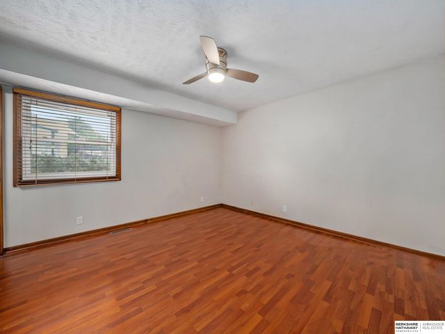 5727 N 107th Street, Omaha, NE 68134