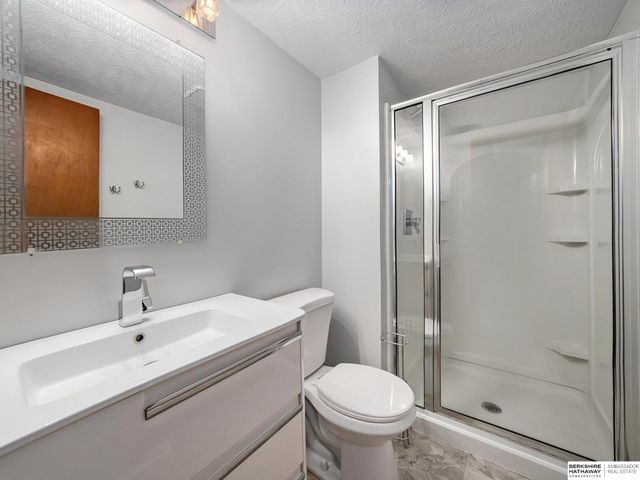 5727 N 107th Street, Omaha, NE 68134