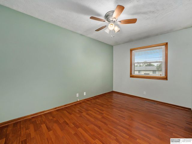 5727 N 107th Street, Omaha, NE 68134