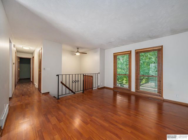 5727 N 107th Street, Omaha, NE 68134