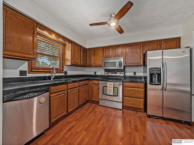 5727 N 107th Street, Omaha, NE 68134