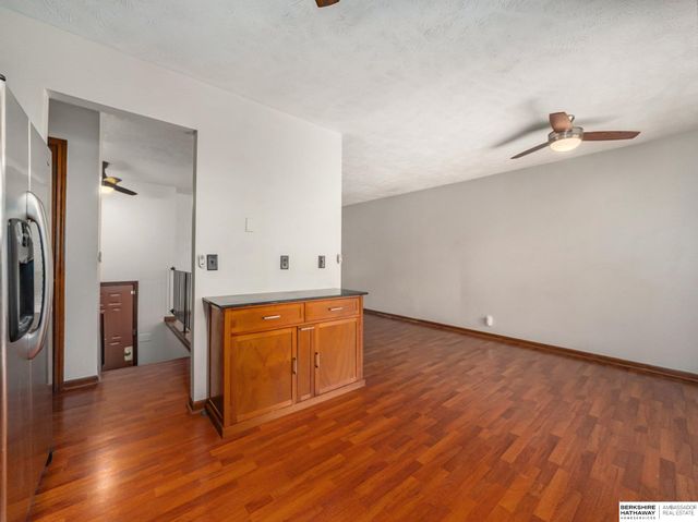 5727 N 107th Street, Omaha, NE 68134