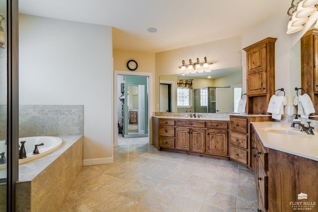 2321 Heartland Drive, Manhattan, KS 66503
