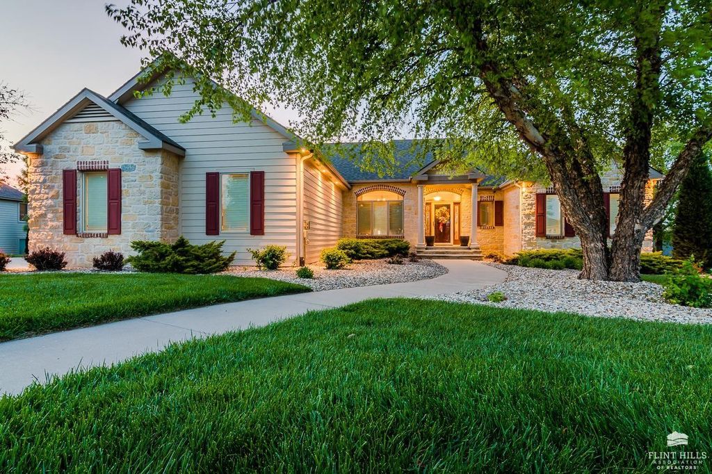 2321 Heartland Drive, Manhattan, KS 66503