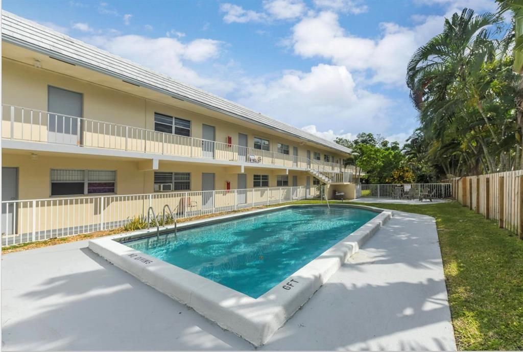 660 Glouchester St 206, Boca Raton, FL 33487