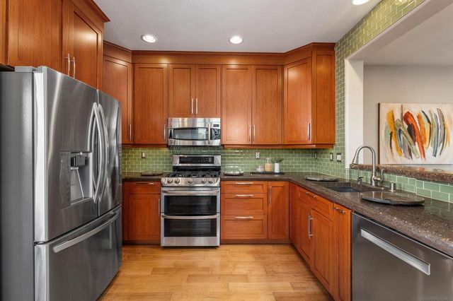 3769 Carmel View Rd 2, San Diego, CA 92130