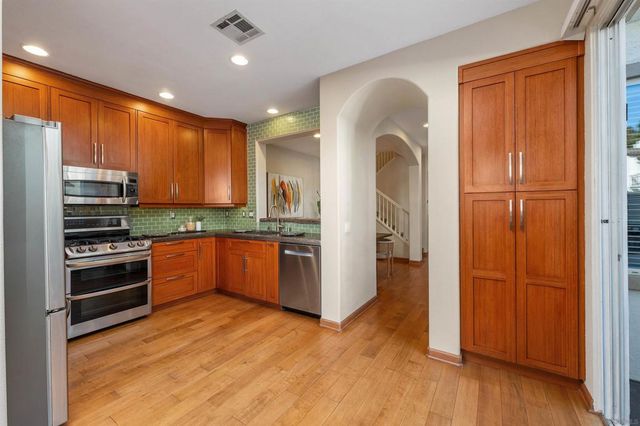 3769 Carmel View Rd 2, San Diego, CA 92130