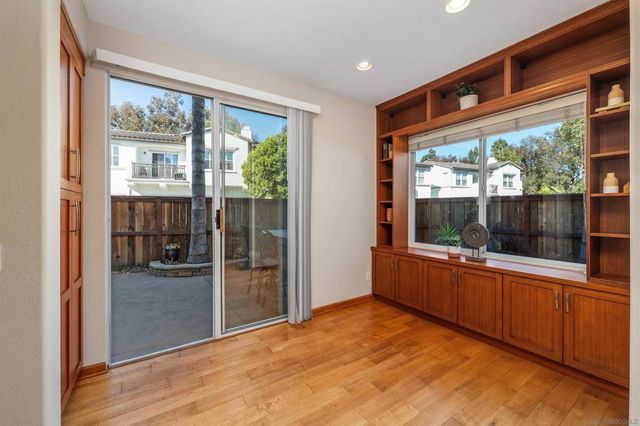 3769 Carmel View Rd 2, San Diego, CA 92130