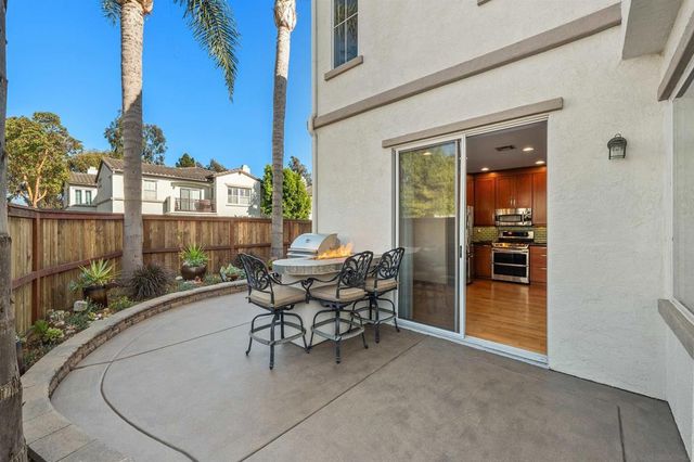 3769 Carmel View Rd 2, San Diego, CA 92130